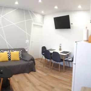 Apartment Lili In Pet Friendly, Free Parking, Zadar