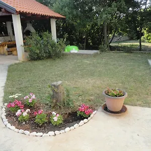 https://apartments-juretic.in-istria.net
